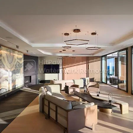 6 - Elisabeth Cannes