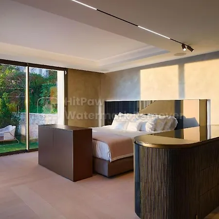 6 - Elisabeth * Cannes