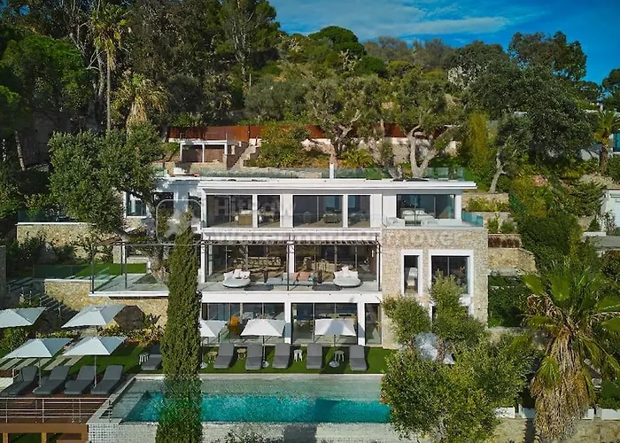 6 - Elisabeth Villa